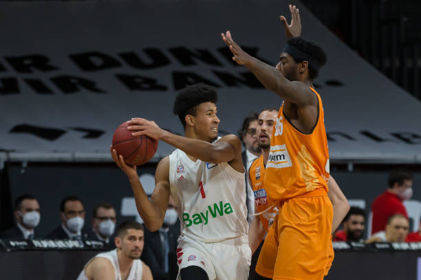 足球结缘 足球结缘